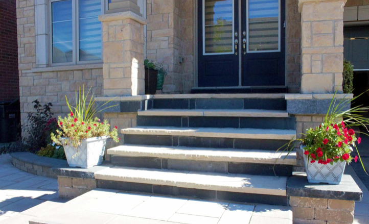 Step - Beige - 3 Edges Rock Face, 1 Longside Sawn - 6"x18"x24"