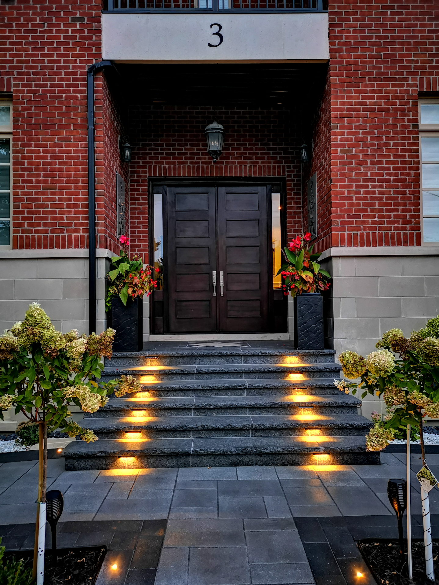 Step - Silver Grey Granite - 3 Edges Rockfaced, 1 Longside Sawn - 6"x12"x48"