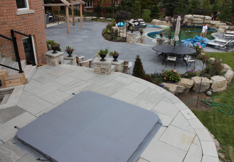 Step - Grey Sandstone - 3 Edges Rock Face, 1 Longside Sawn - 7"x6'x24"