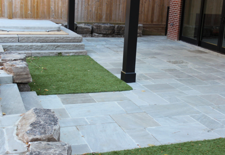 Step - Grey Sandstone - 3 Edges Rock Face, 1 Longside Sawn - 6"x12"x84"