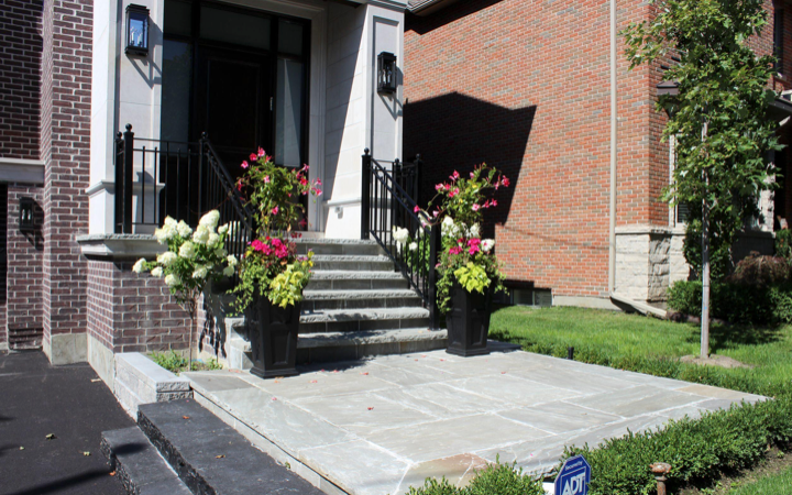 Step - Grey Sandstone - 3 Edges Rock Face, 1 Longside Sawn - 6"x12"x48"