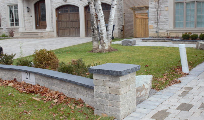 Paver - Kota Black Limestone - Natural Edges M/Cut - 1"x24"x24"