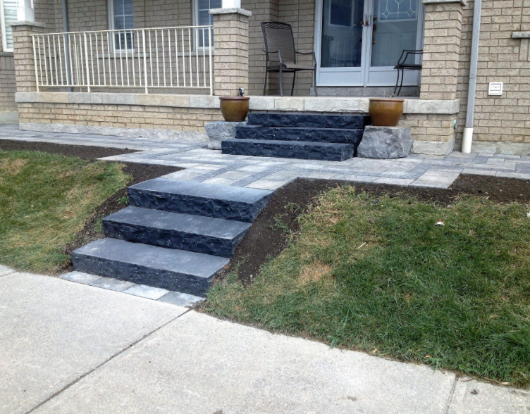 Paver - Kota Black Limestone - Natural Edges M/Cut - 1"x24"x24"