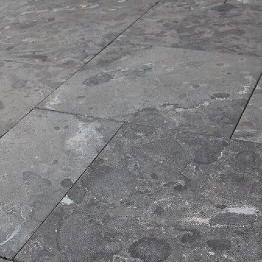 Paver - Antique Black Limestone - Natural Edges M/Cut - 1"x12"x12" swatch