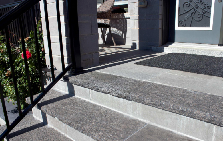 Paver - Antique Grey Limestone - Natural Edges M/Cut - 1"x12"x12"