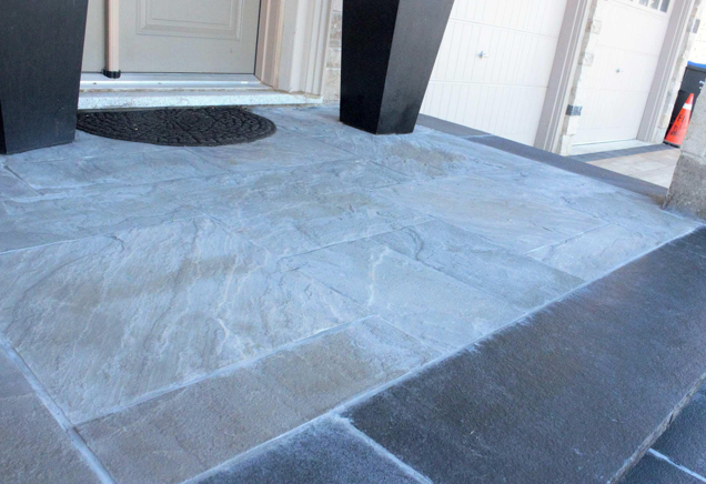 Step - Imperial Black Sandstone - 3 Edges Rockfaced, 1 Longside Sawn - 6"x16"x48"