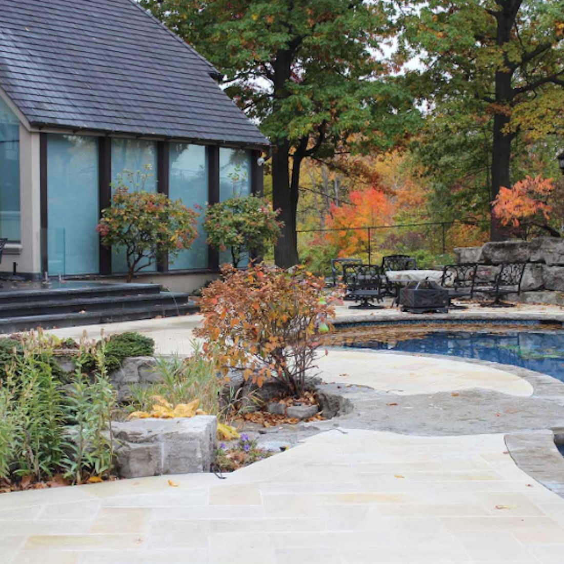 Paver - Ivory Sandstone - Natural Edges M/Cut - 1"x12"x12"