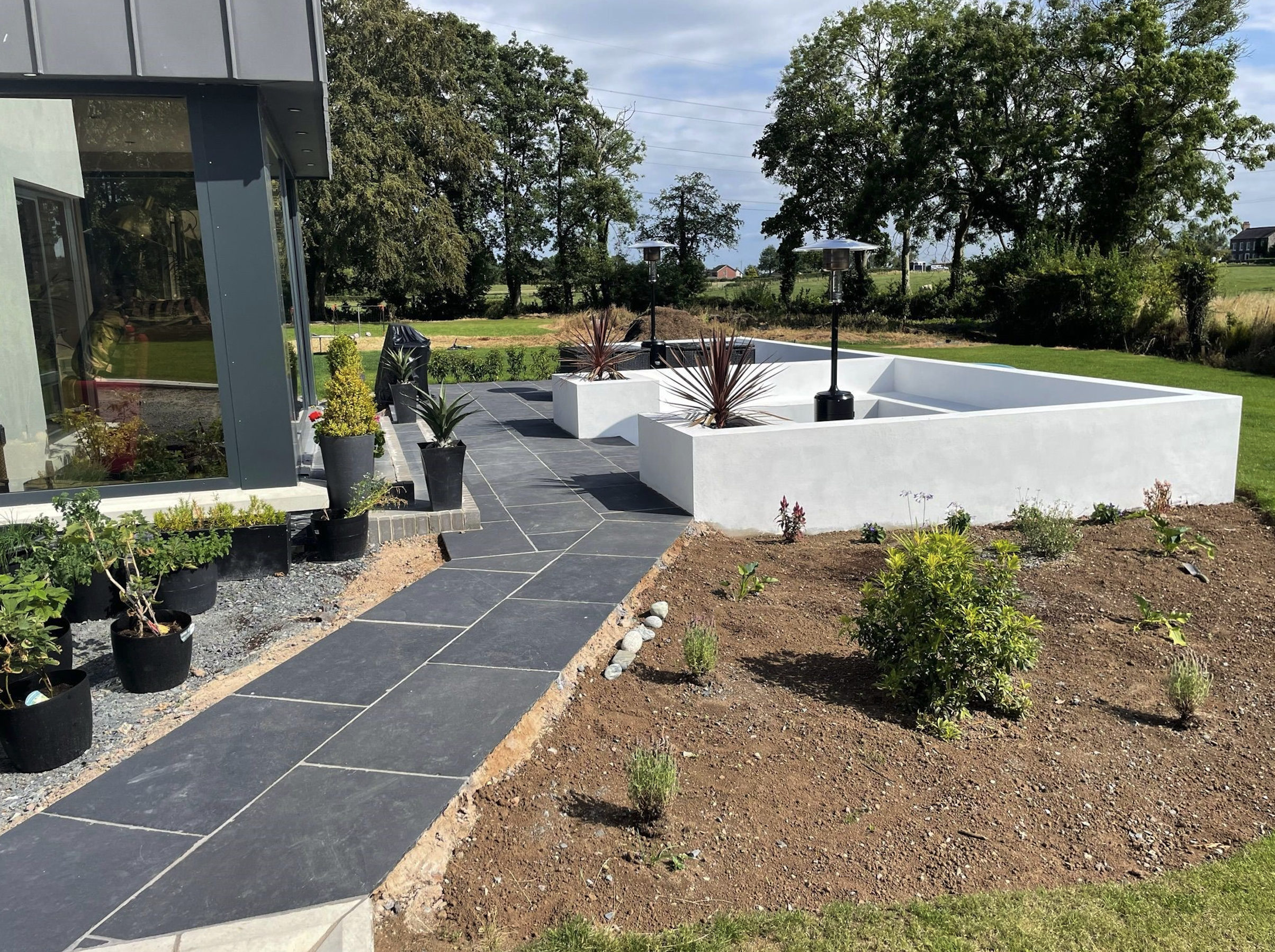 Bullnose Coping - Kota Black - 2"x4'x12"