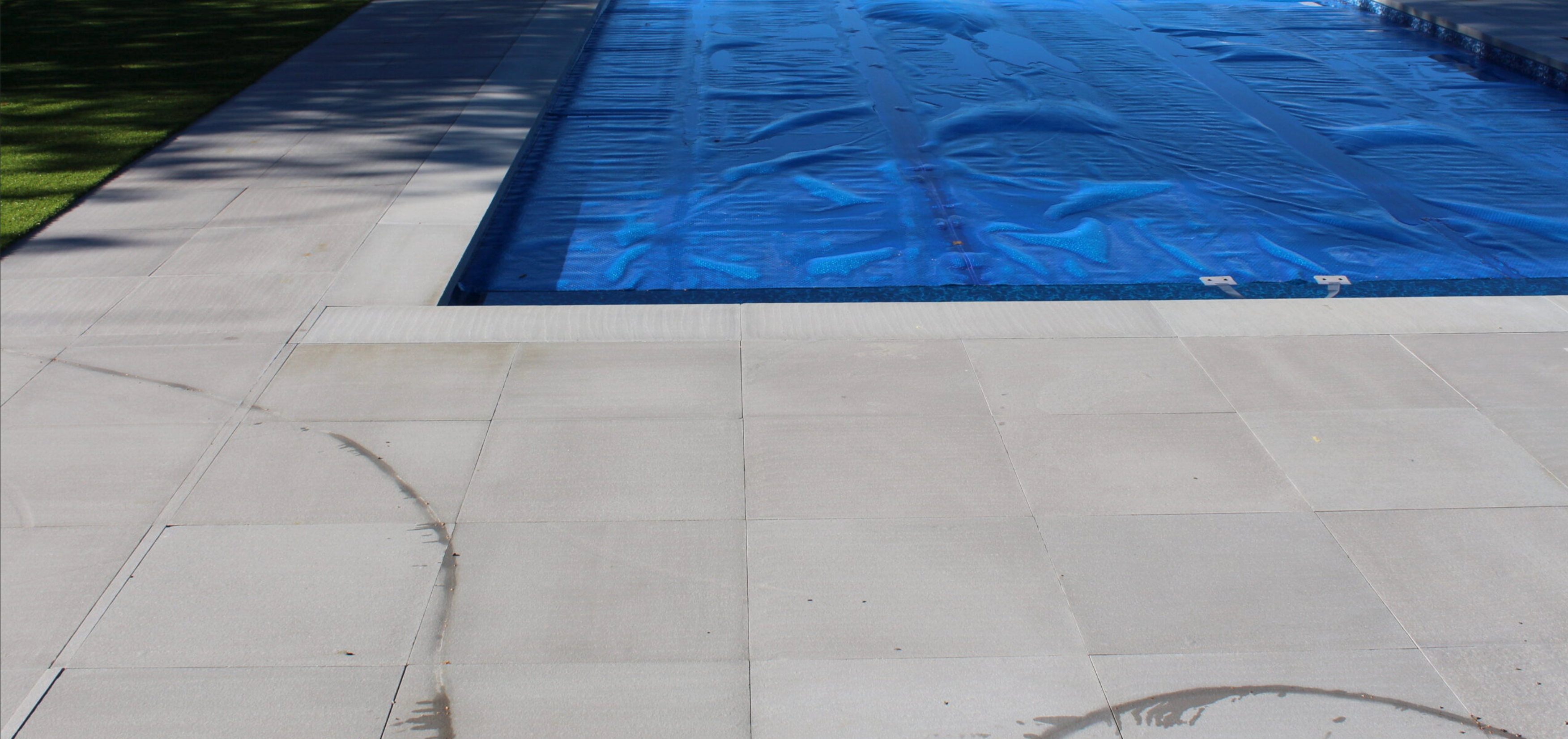 Jumbo Slab - Mid Grey Sandstone - All Sides Rockfaced - 2"x24"x72"