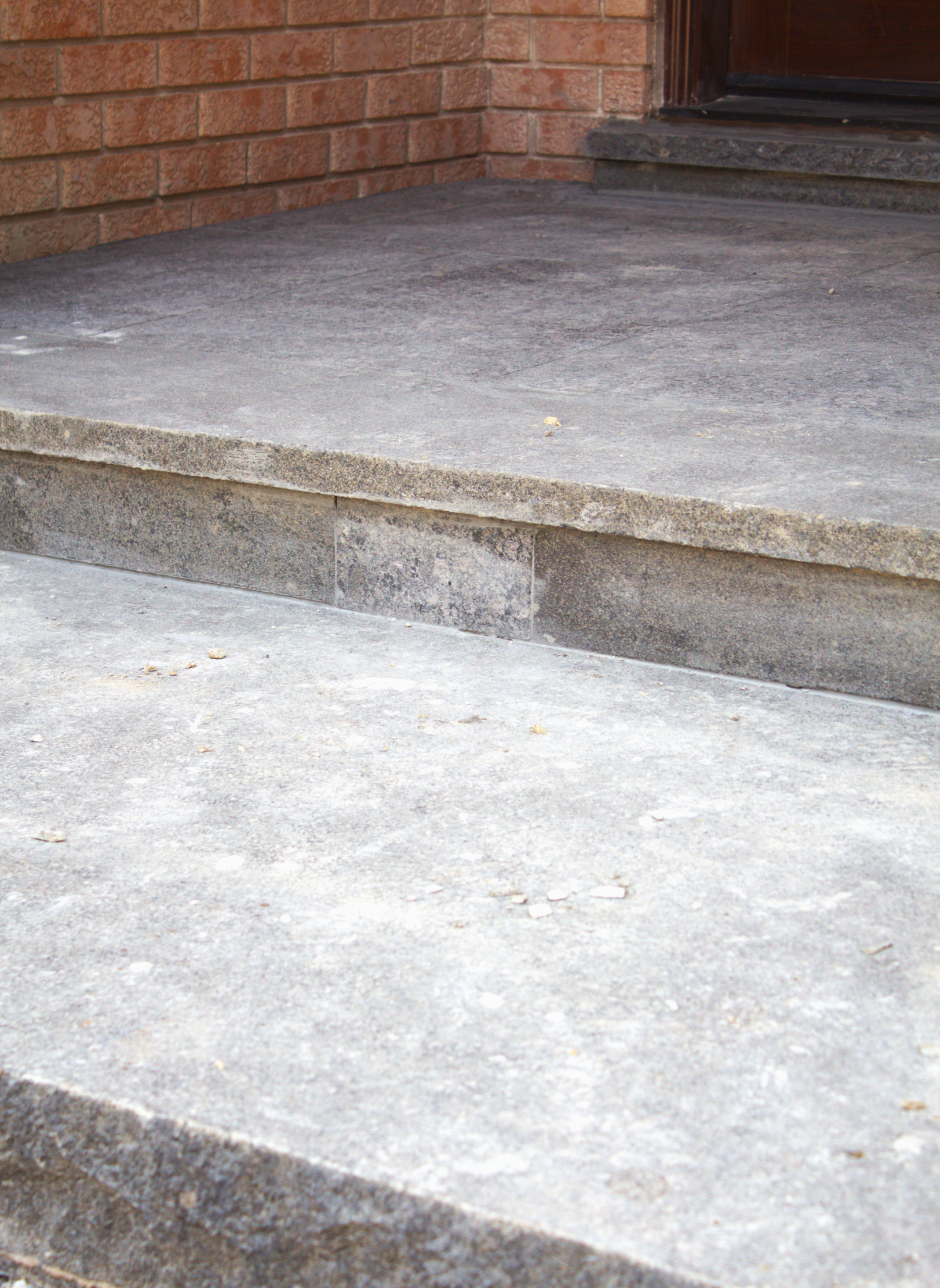 Step - Silver Grey Granite - 3 Edges Rockfaced, 1 Longside Sawn - 6"x12"x48"