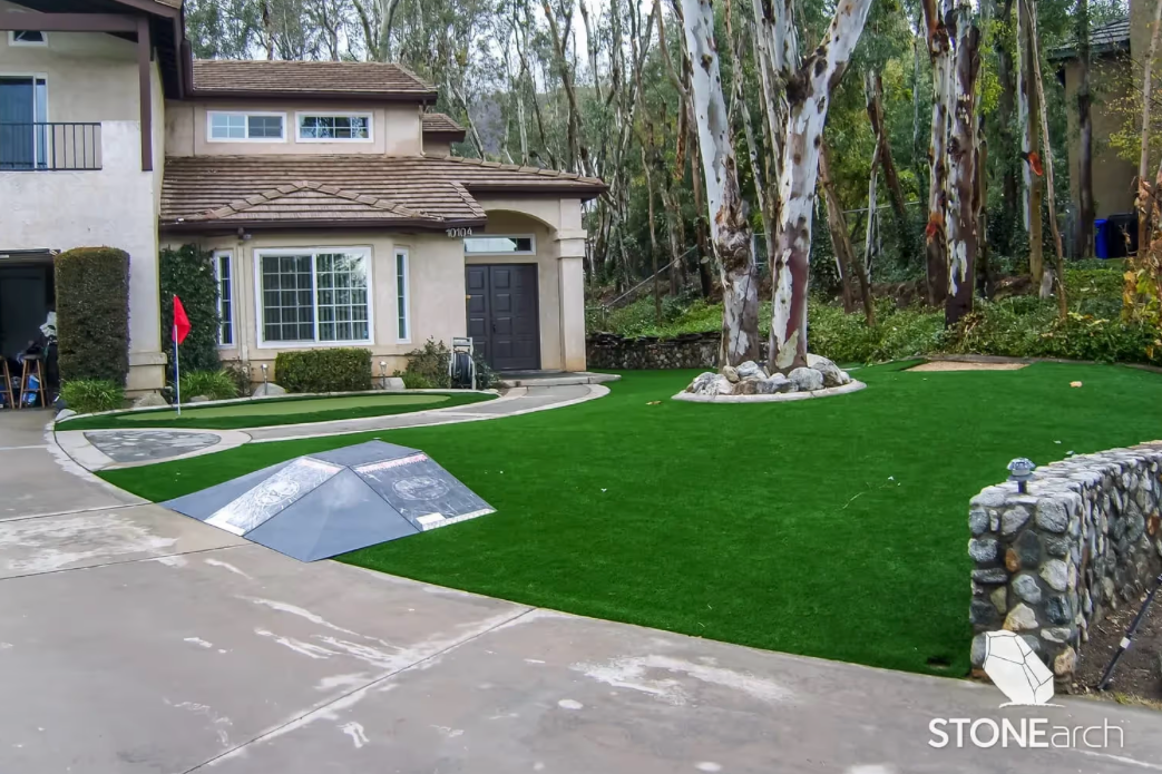 Artificial Turf - Grass - Roll - 15' x 25'